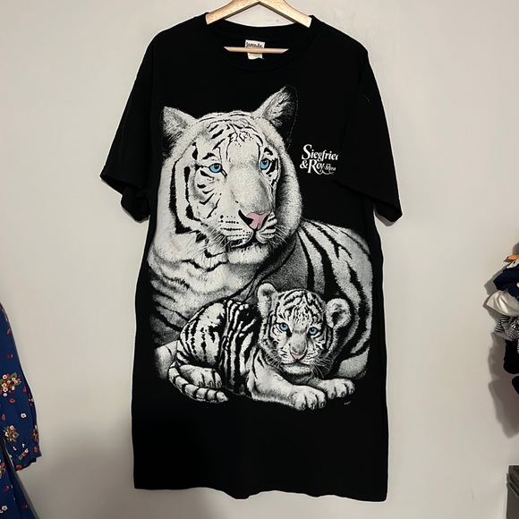 Vintage Siegfried & Roy The Mirage Las Vegas Oversized Short Sleeve T-Shirt - Picture 1 of 7